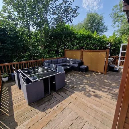 Hot Tub District - Windermere Orman Evi