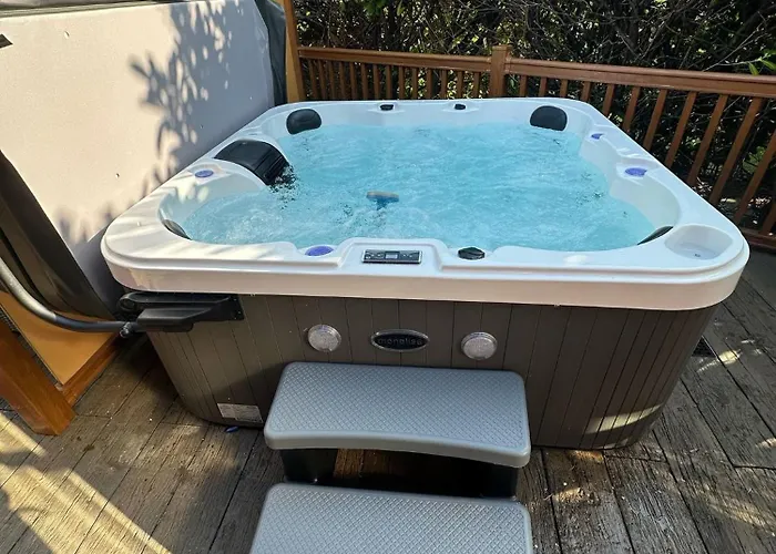 Hot Tub District - Windermere