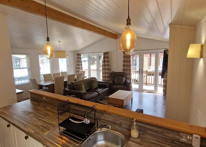 Hot Tub District - Windermere Lodge *