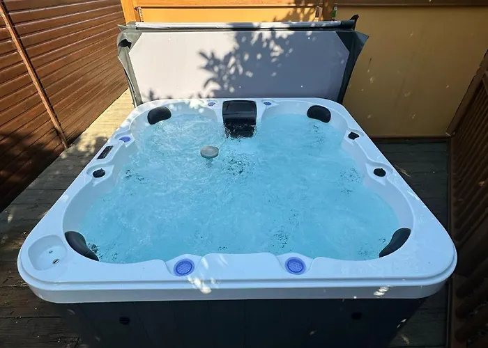 Hot Tub District - Windermere