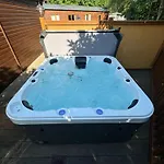 Hot Tub District - Windermere